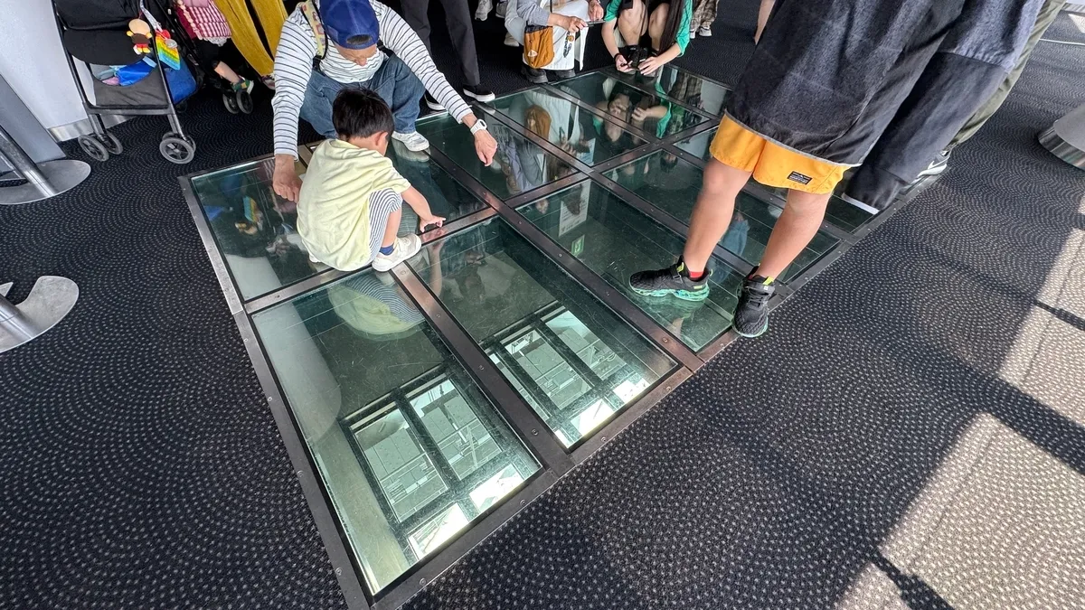 玻璃地板