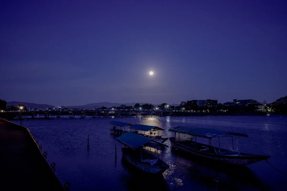 夜晚的渡月桥