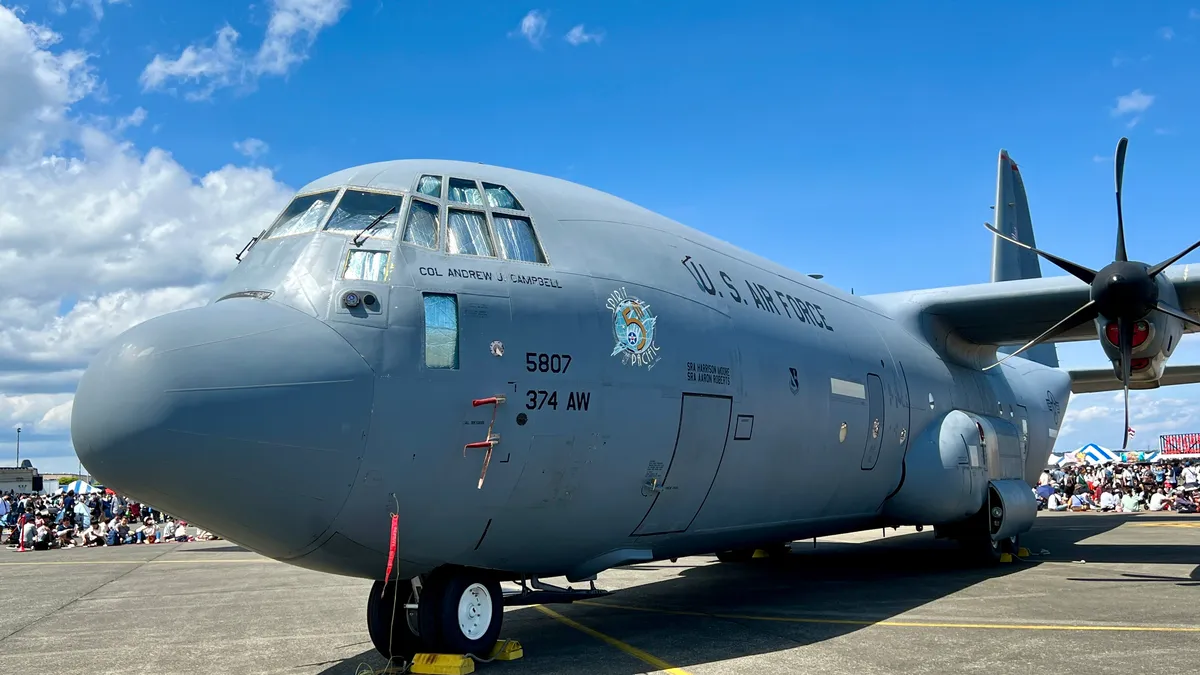 C-130J运输机