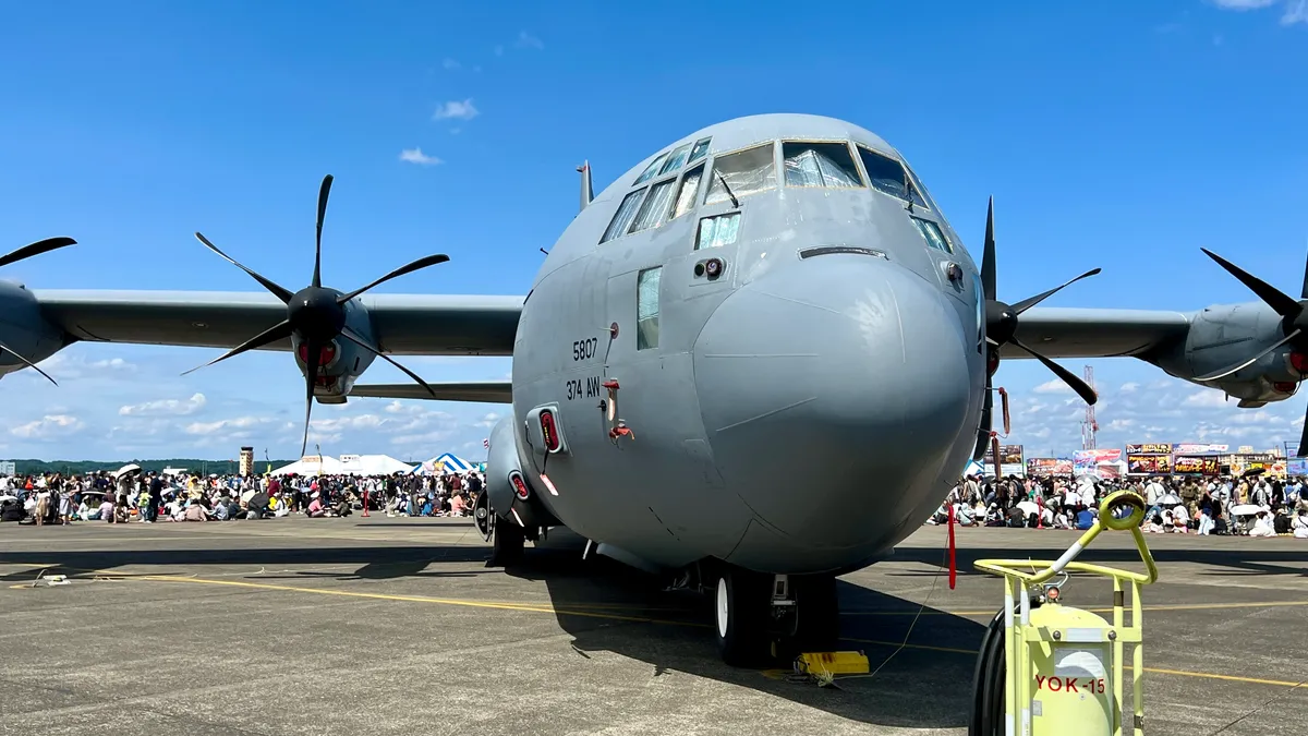 C-130J运输机