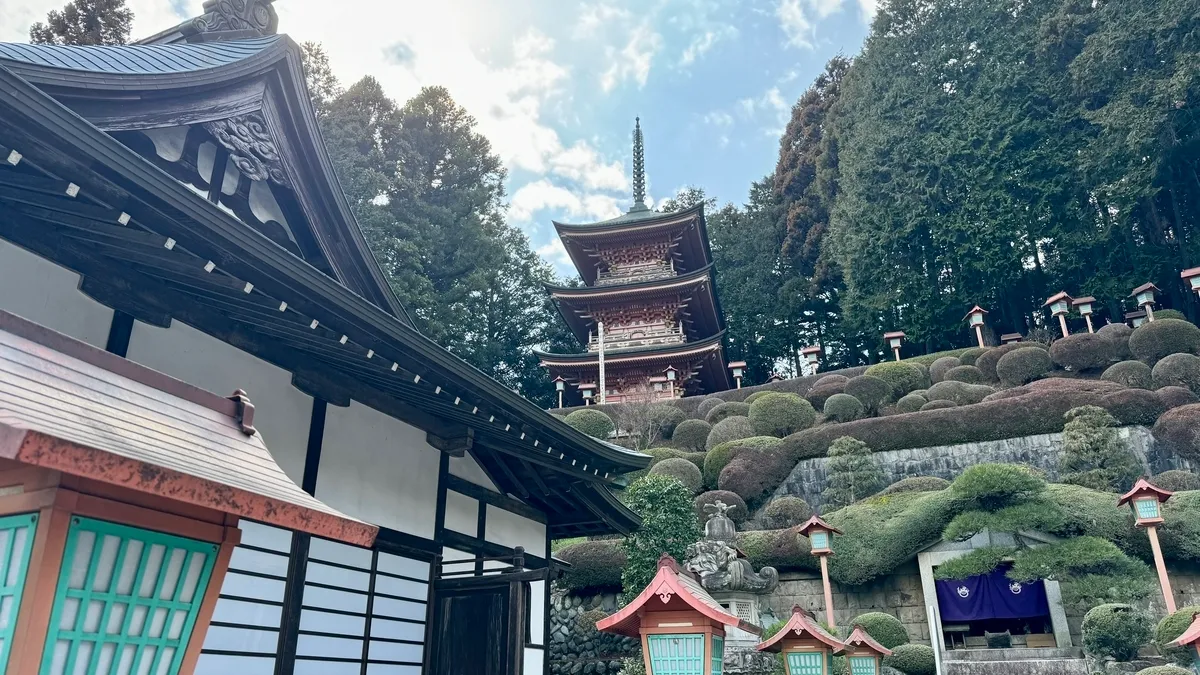 三层宝塔