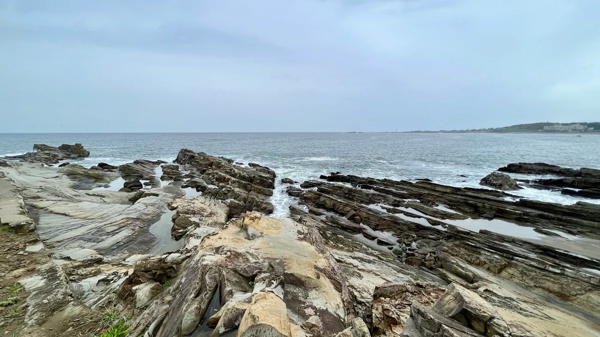 从步道眺望的海景